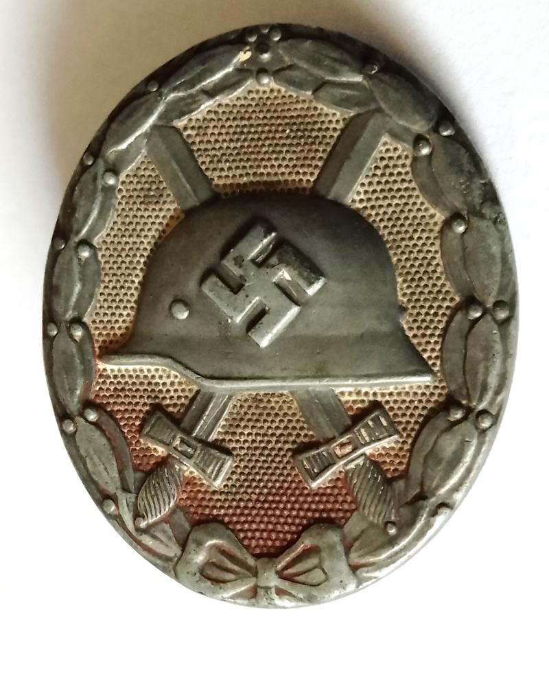 Third Reich Maker Marked Silver Wounds Badge