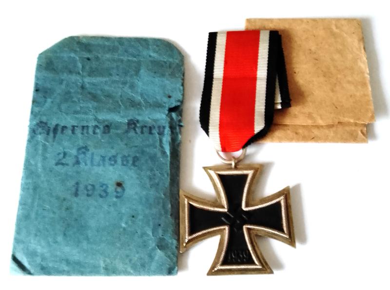 WW2 Third Reich Iron Cross 2nd Class with maker marked Suspension Ring