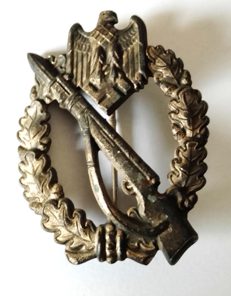 Third Reich Maker Marked Infantry Assault Badge in Silver